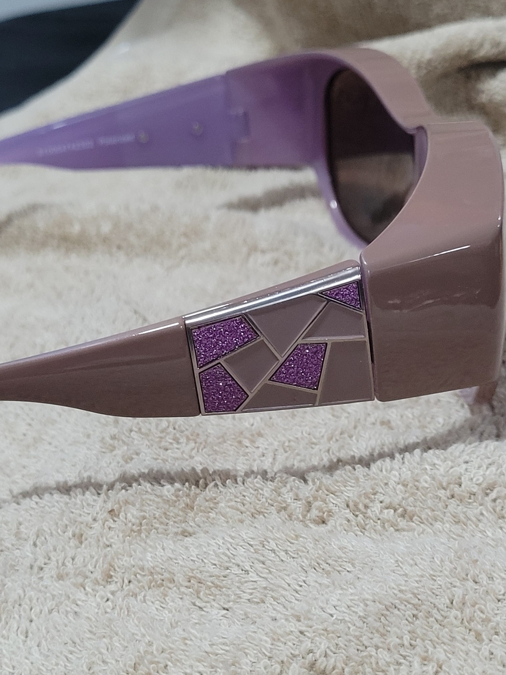 Women's Oversized Sunglasses in Light Mauve with Brown Lenses - Picture 5 of 6